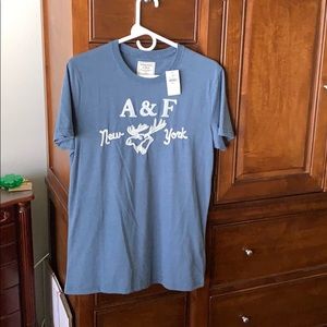 Abercrombie and Fitch short sleeve tee